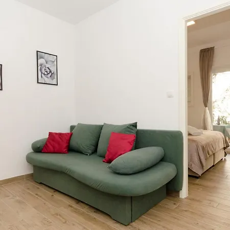 Jadro شقة ماكارسكا