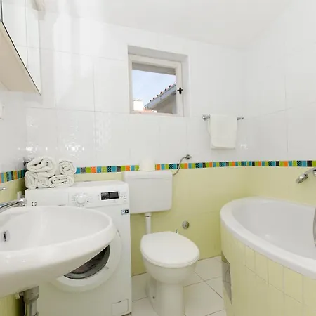 Jadro شقة ماكارسكا